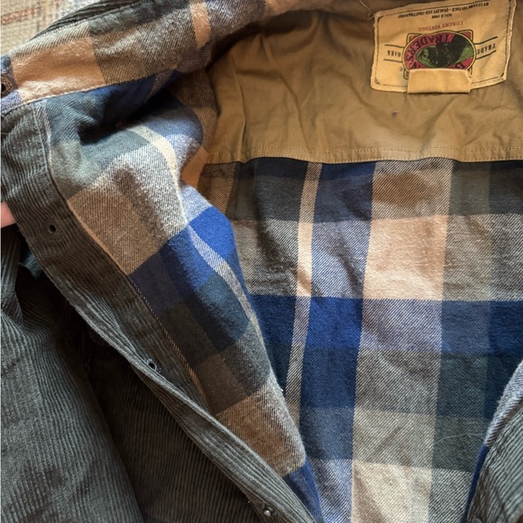 Men winter corduroy button up with warm flannel lining - Picture 2 of 3
